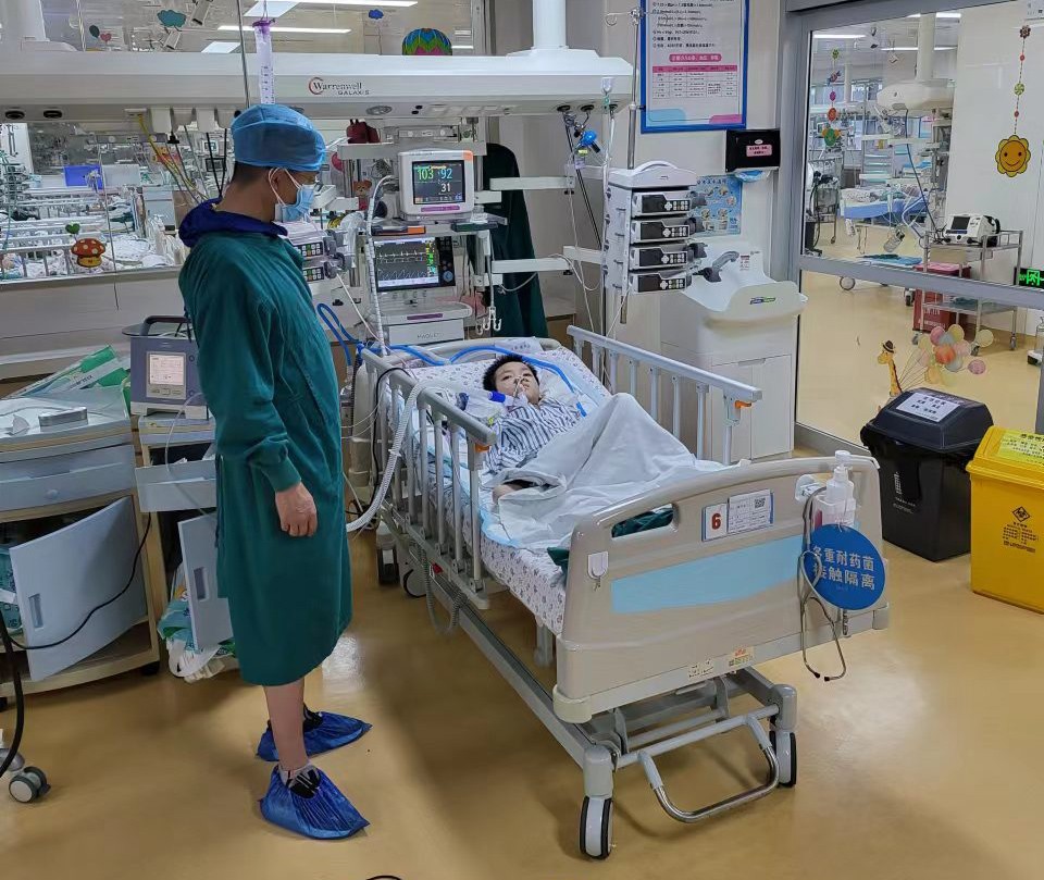 来凤县跨省救护车出租公司